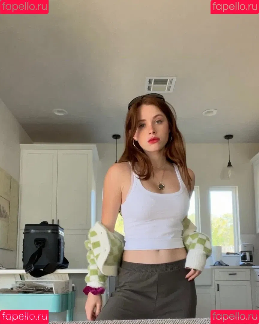 Violet Brinson Onlyfans Photo Gallery 
