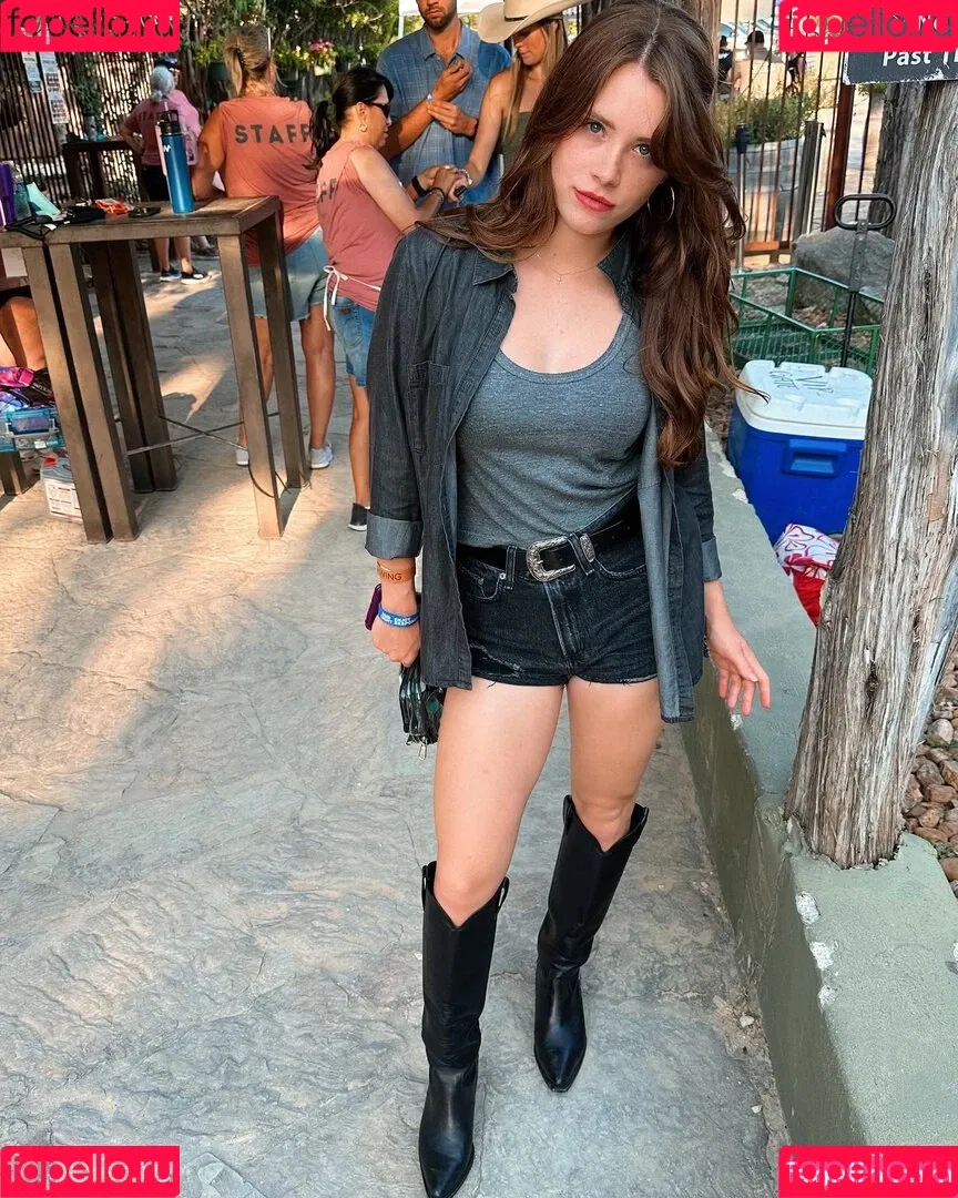 Violet Brinson Onlyfans Photo Gallery 