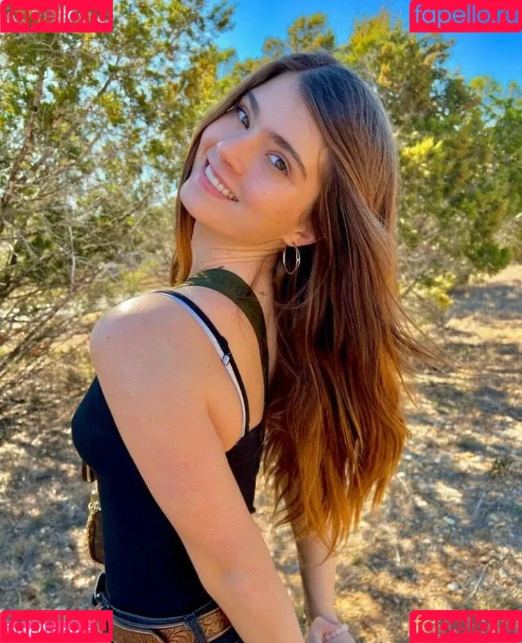 Violet Brinson Onlyfans Photo Gallery 