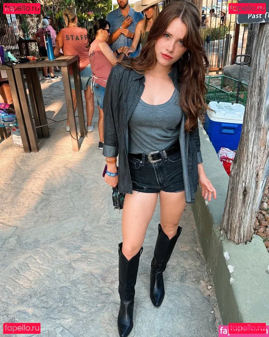 Violet Brinson Onlyfans Photo Gallery 