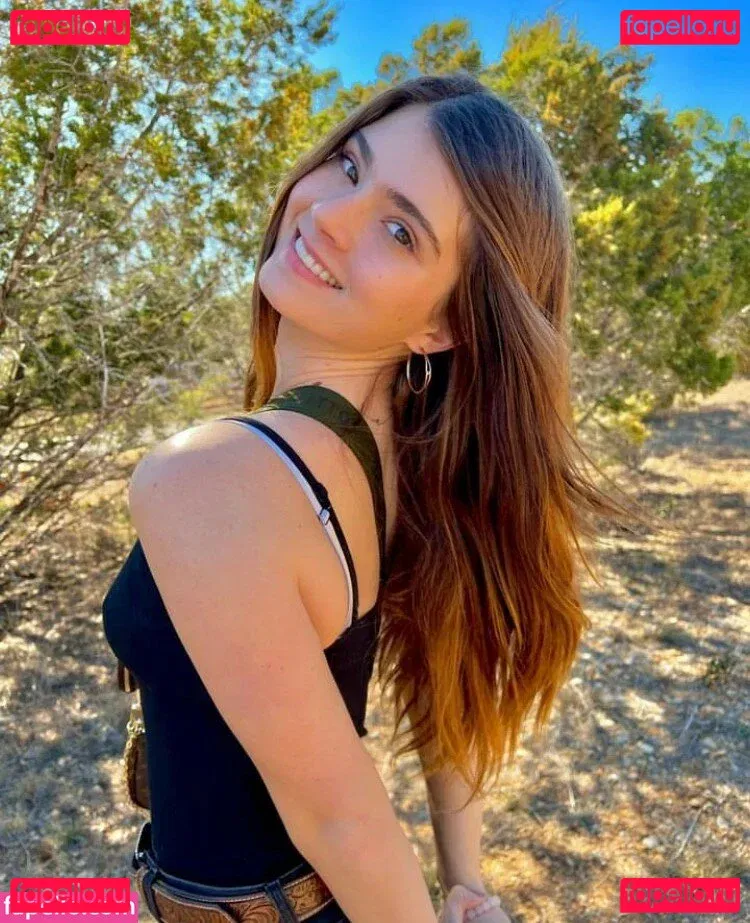 Violet Brinson Onlyfans Photo Gallery 