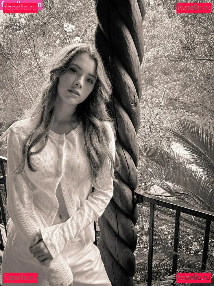 Violet Brinson Onlyfans Photo Gallery 