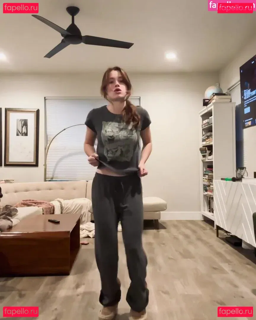 Violet Brinson Onlyfans Photo Gallery 