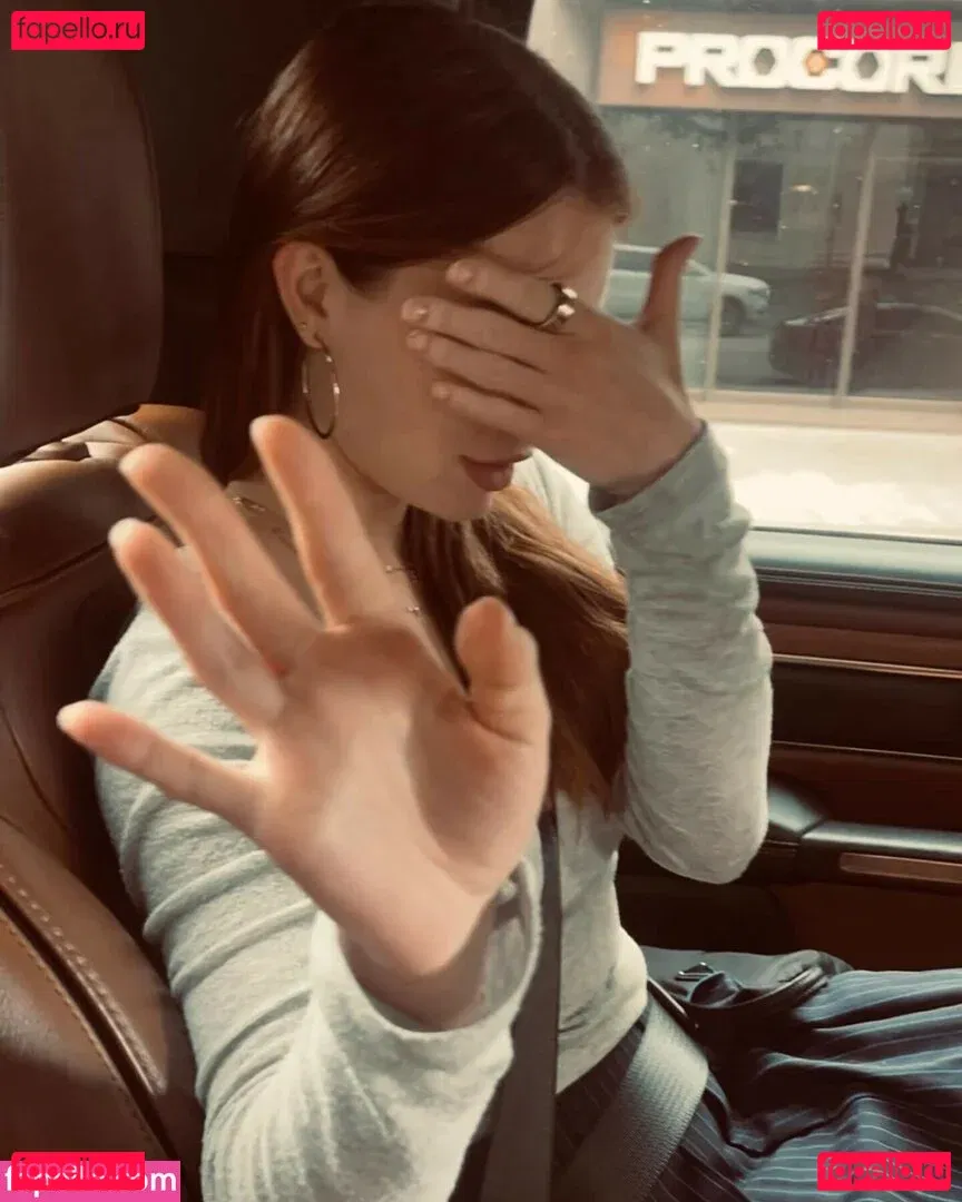 Violet Brinson Onlyfans Photo Gallery 