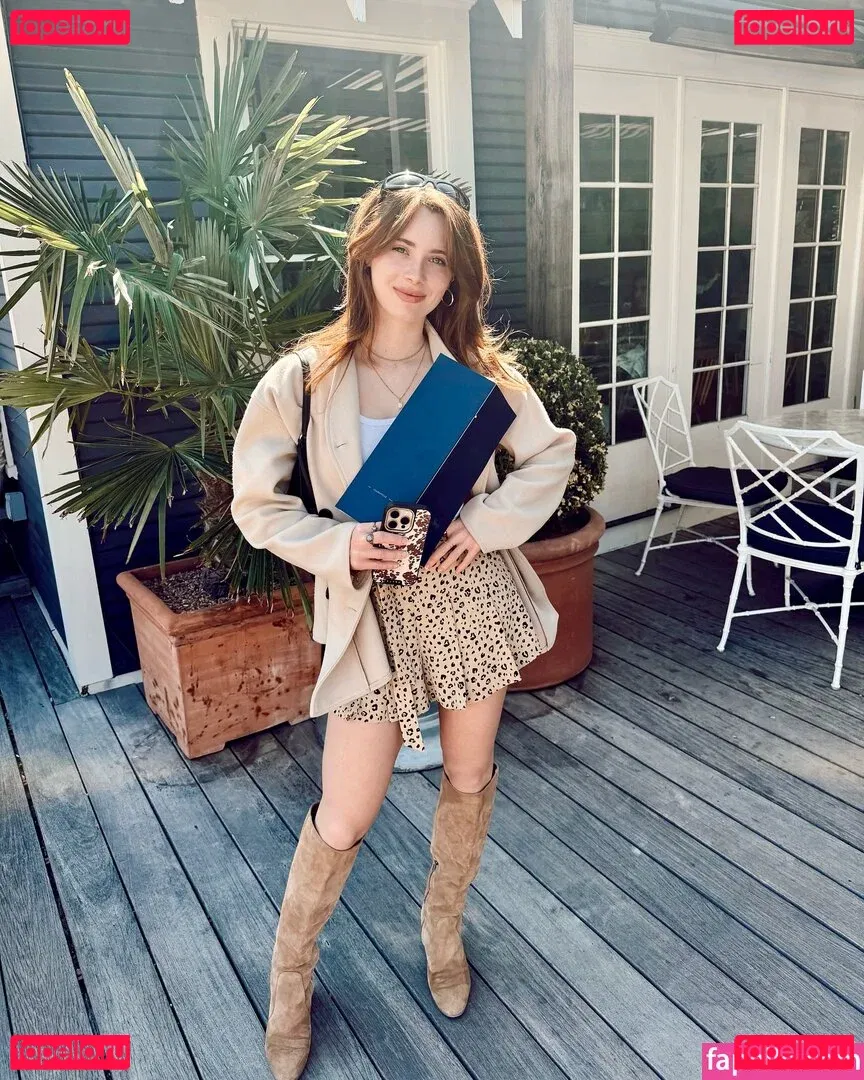 Violet Brinson Onlyfans Photo Gallery 