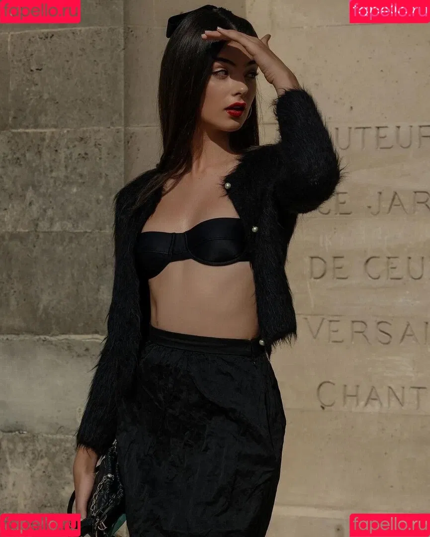 Deva Cassel Onlyfans Photo Gallery 