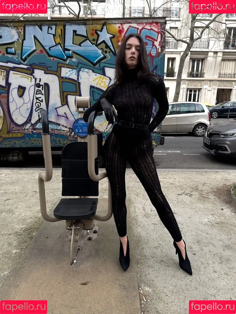 Deva Cassel Onlyfans Photo Gallery 