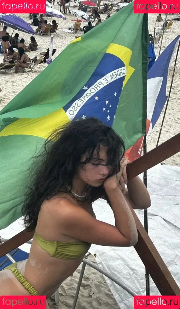 Deva Cassel Onlyfans Photo Gallery 