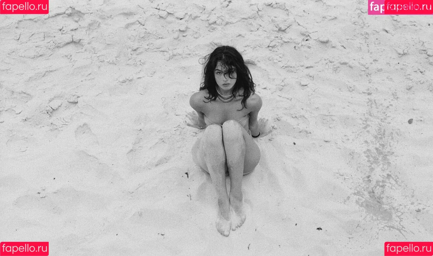 Deva Cassel Onlyfans Photo Gallery 