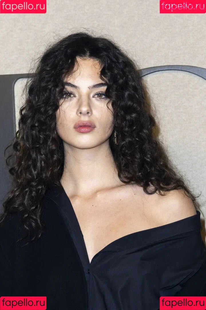 Deva Cassel Onlyfans Photo Gallery 