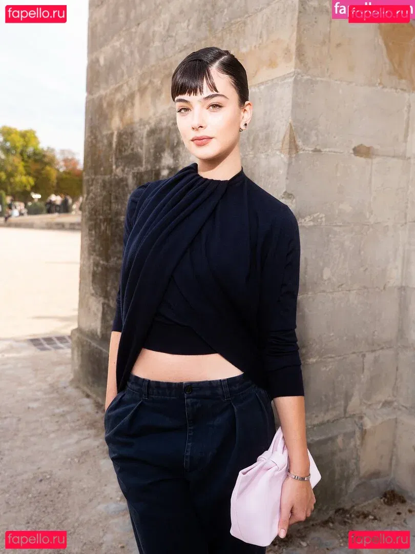 Deva Cassel Onlyfans Photo Gallery 