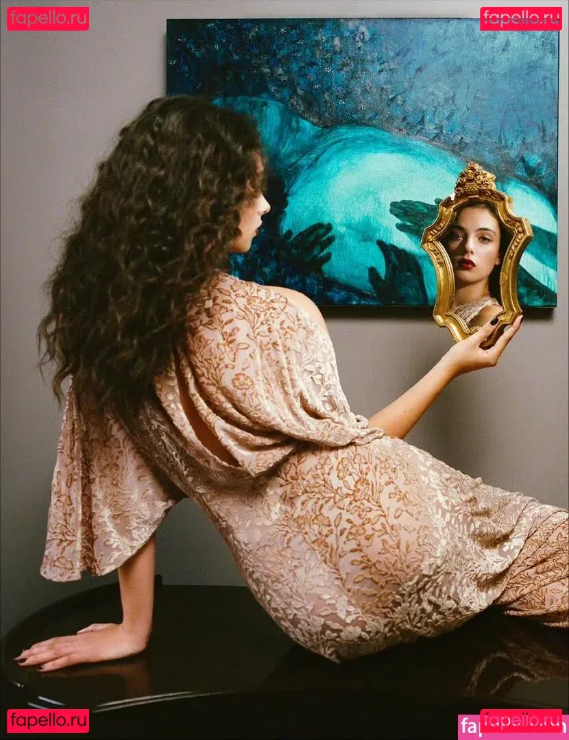 Deva Cassel Onlyfans Photo Gallery 