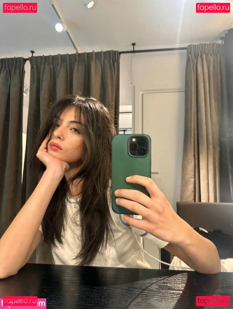 Deva Cassel Onlyfans Photo Gallery 