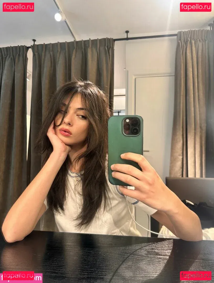 Deva Cassel Onlyfans Photo Gallery 