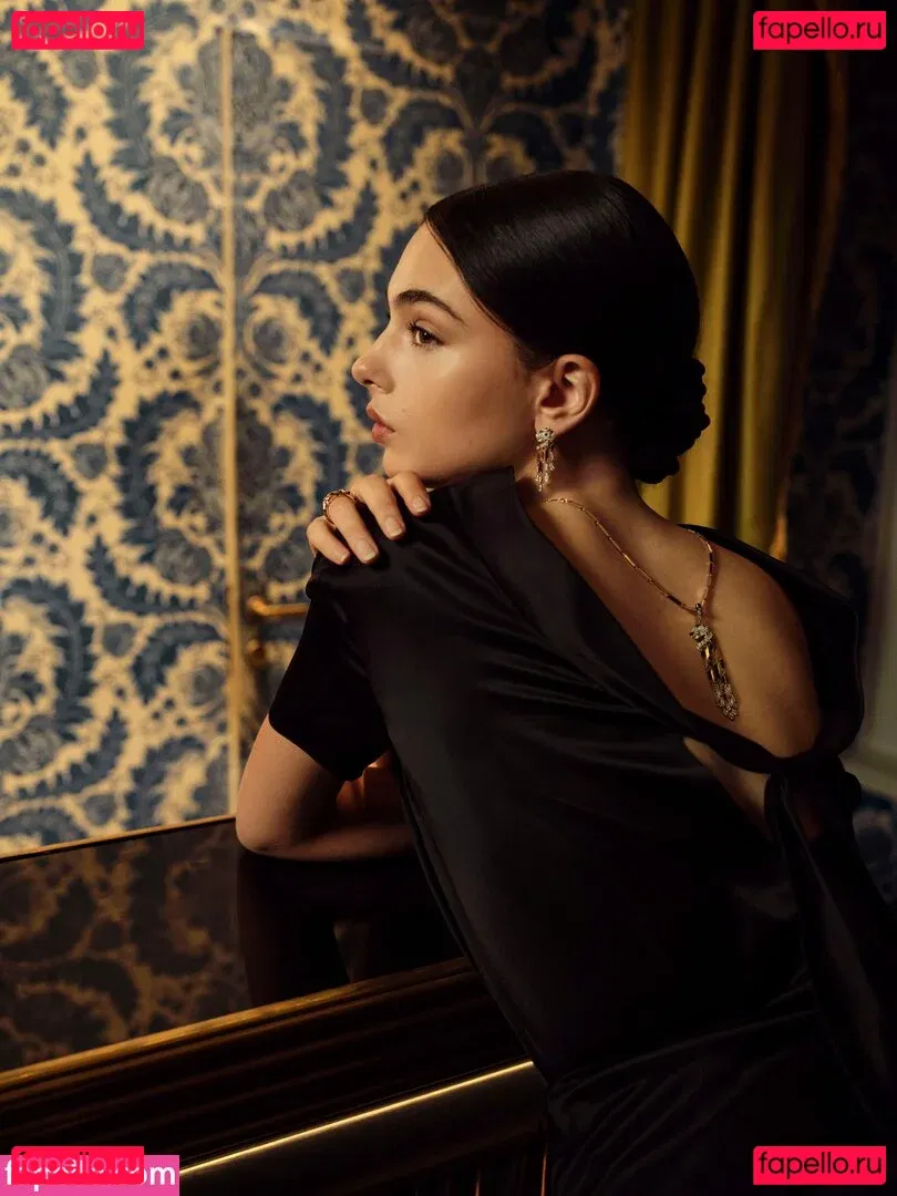 Deva Cassel Onlyfans Photo Gallery 