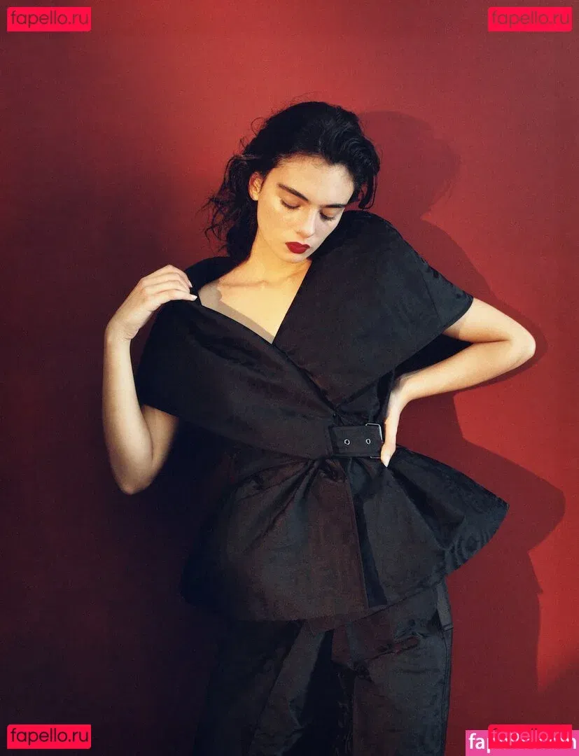 Deva Cassel Onlyfans Photo Gallery 