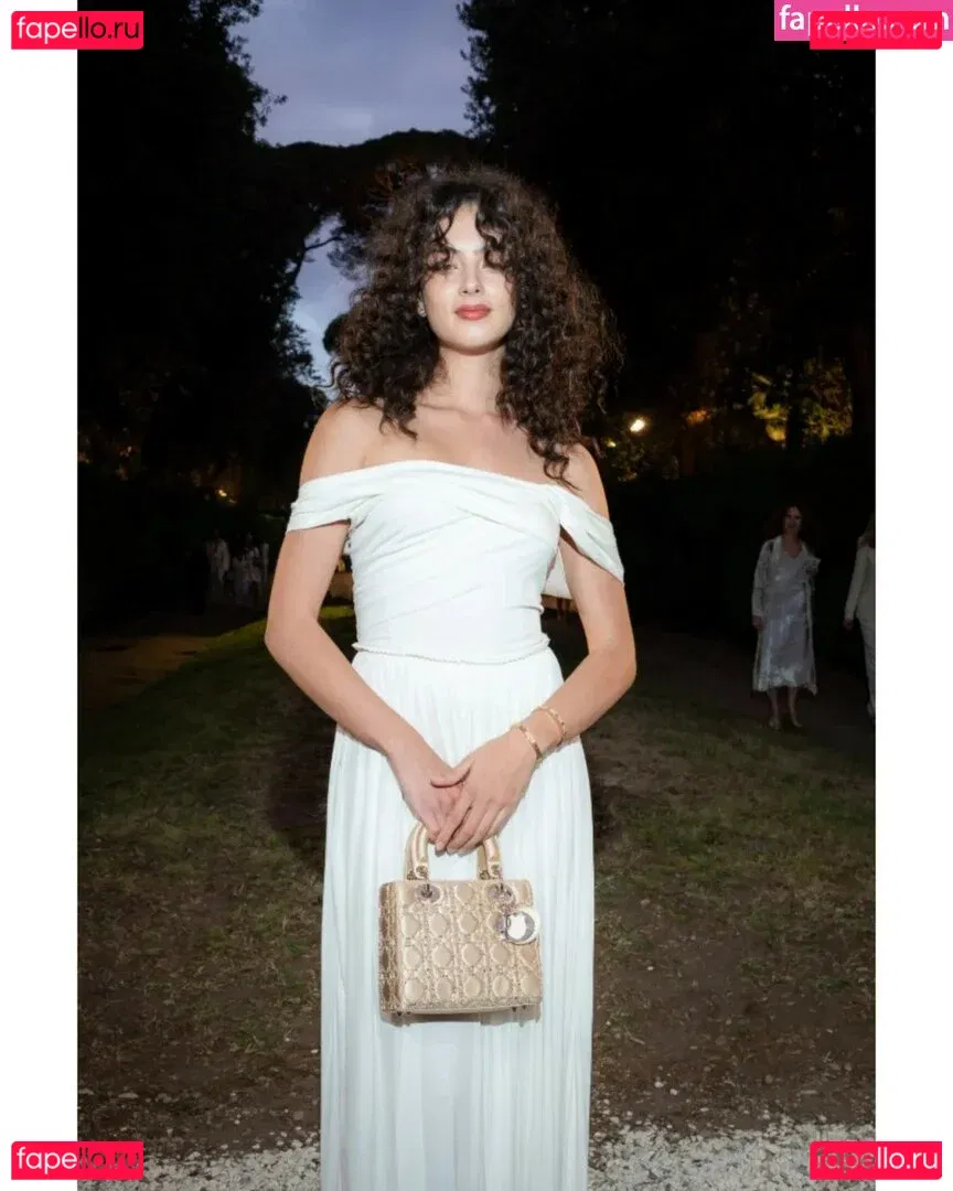 Deva Cassel Onlyfans Photo Gallery 