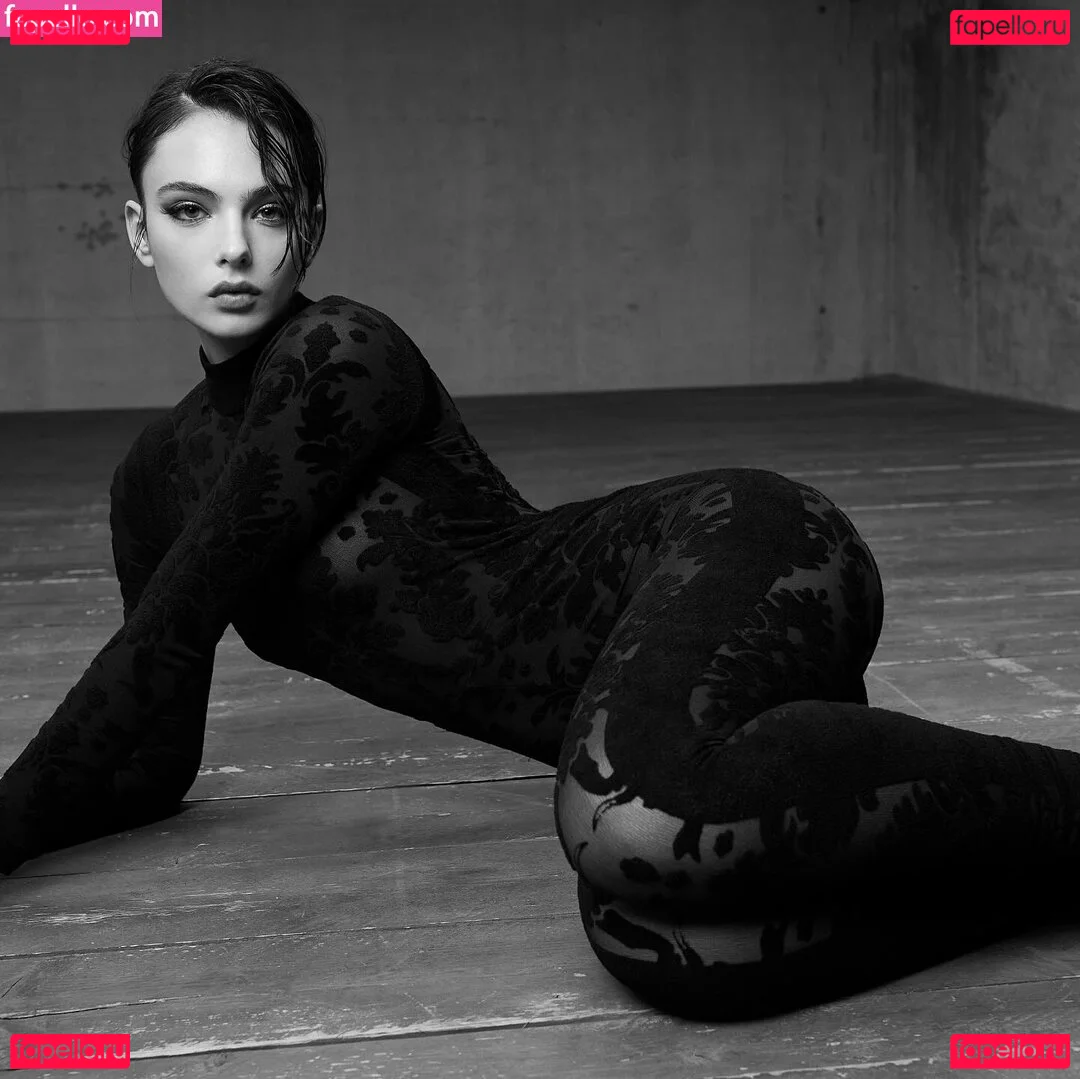 Deva Cassel Onlyfans Photo Gallery 