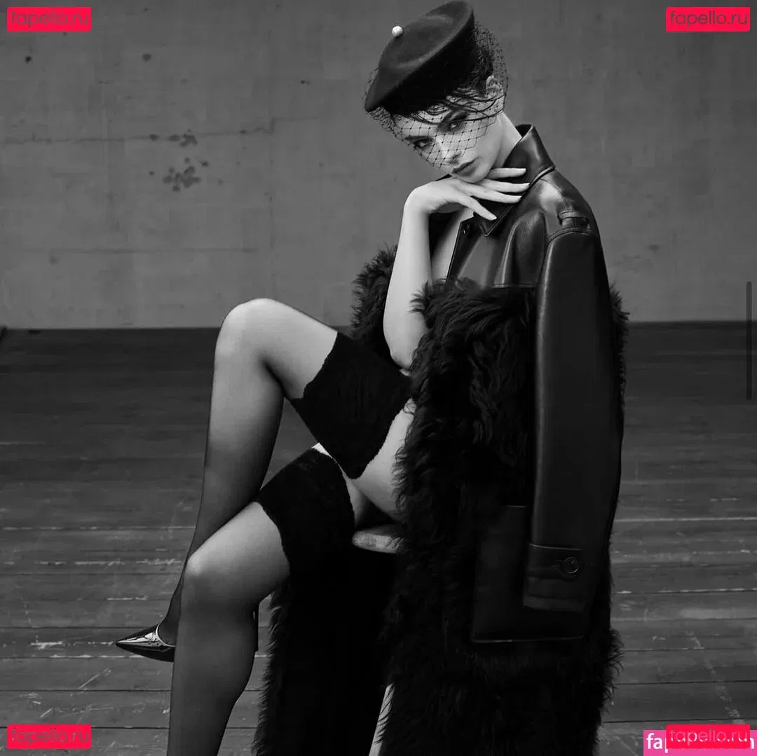 Deva Cassel Onlyfans Photo Gallery 