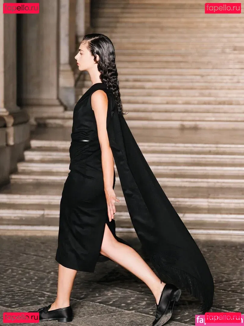 Deva Cassel Onlyfans Photo Gallery 