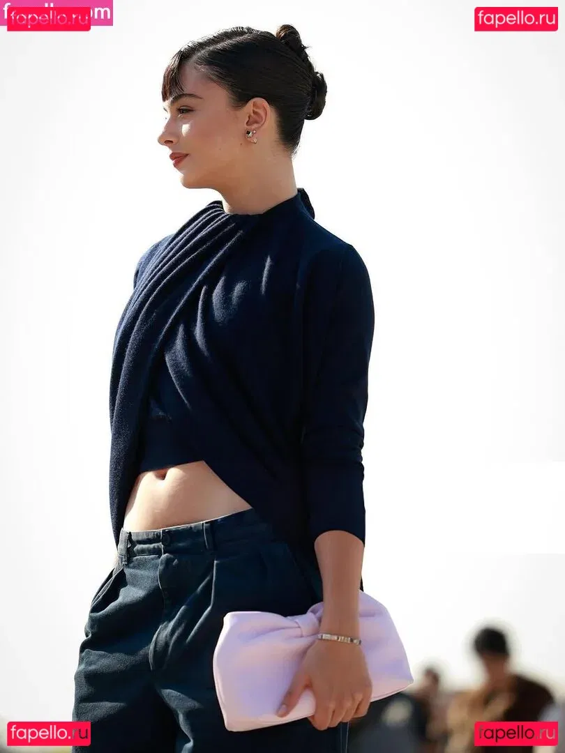 Deva Cassel Onlyfans Photo Gallery 