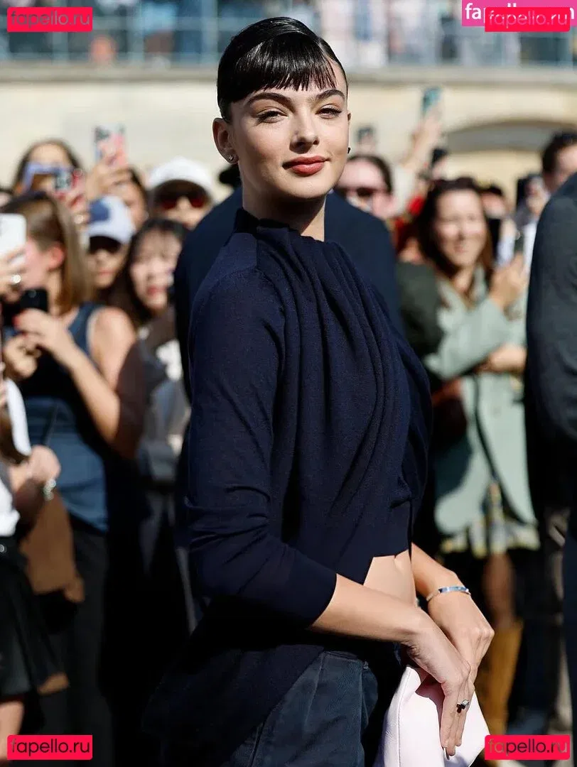 Deva Cassel Onlyfans Photo Gallery 