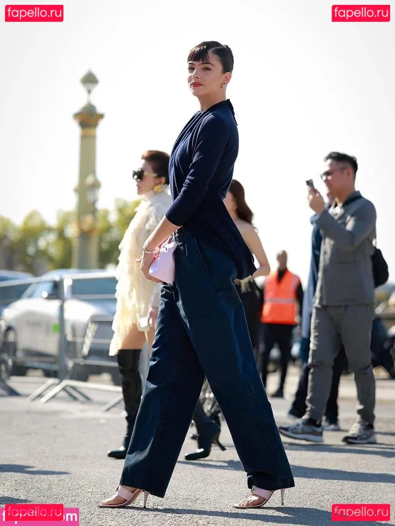 Deva Cassel Onlyfans Photo Gallery 