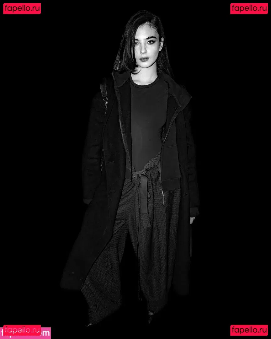 Deva Cassel Onlyfans Photo Gallery 