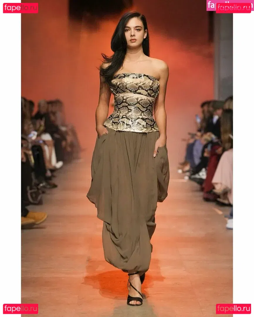 Deva Cassel Onlyfans Photo Gallery 