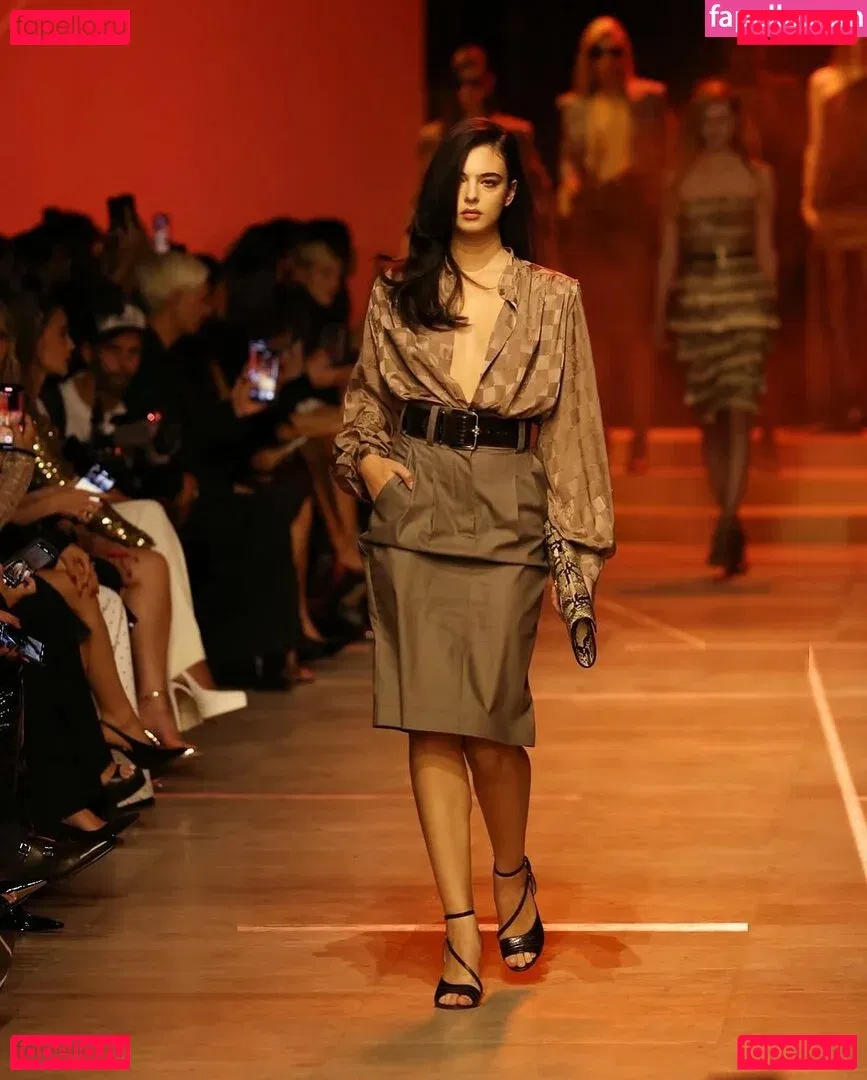 Deva Cassel Onlyfans Photo Gallery 