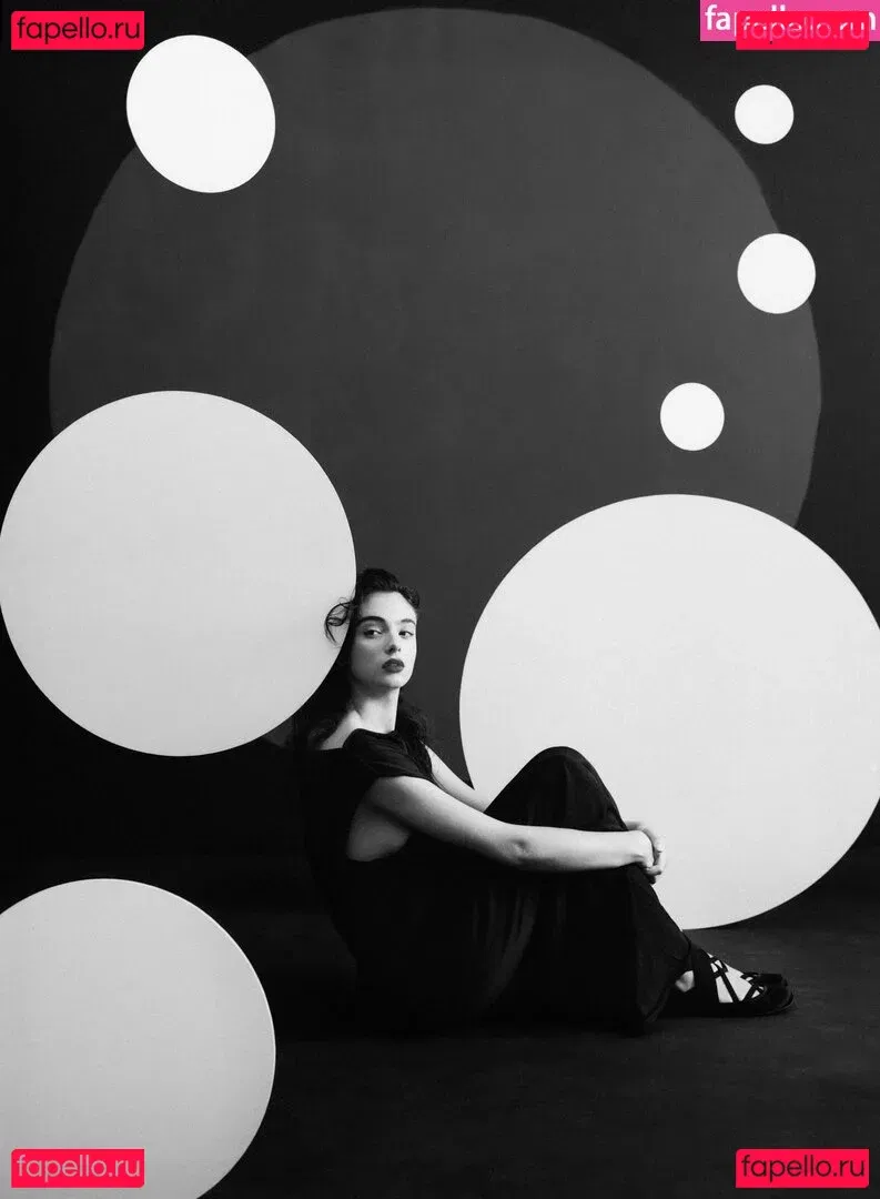 Deva Cassel Onlyfans Photo Gallery 