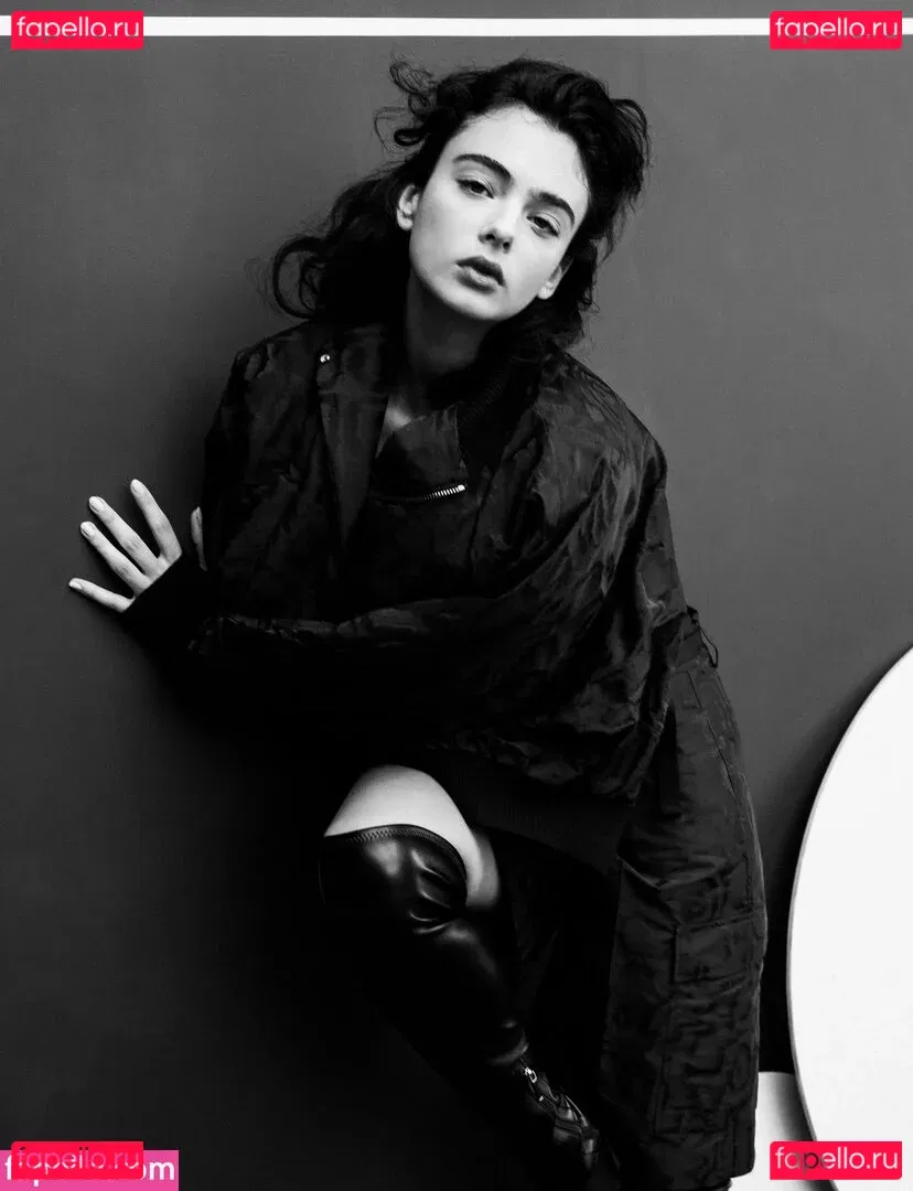 Deva Cassel Onlyfans Photo Gallery 