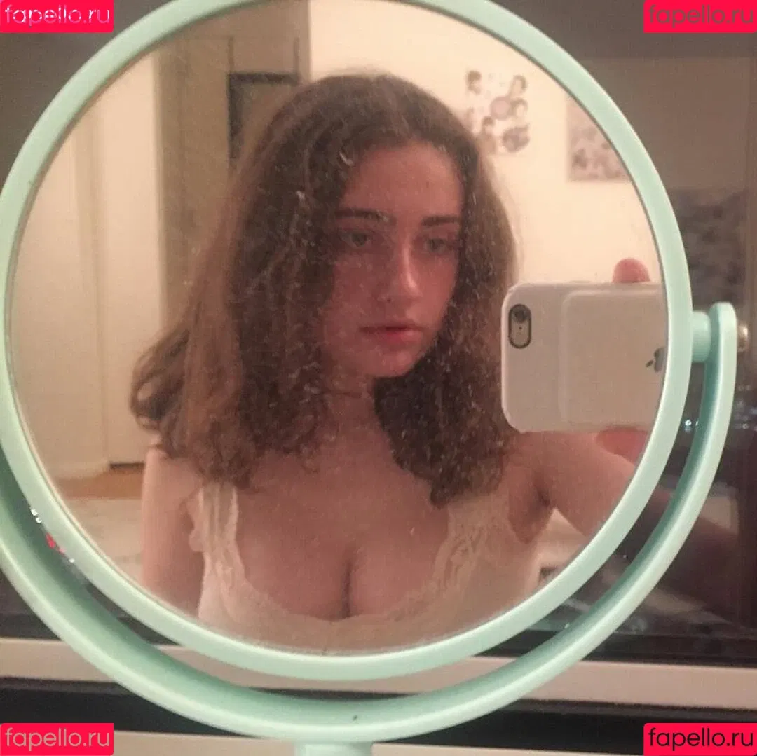 Rachel Sennott Onlyfans Photo Gallery 