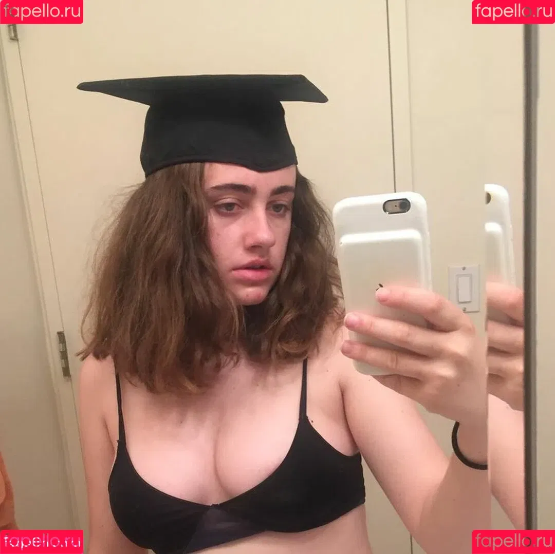 Rachel Sennott Onlyfans Photo Gallery 