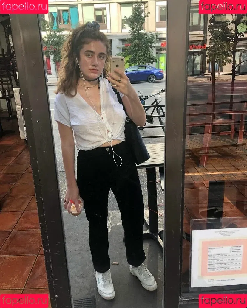 Rachel Sennott Onlyfans Photo Gallery 