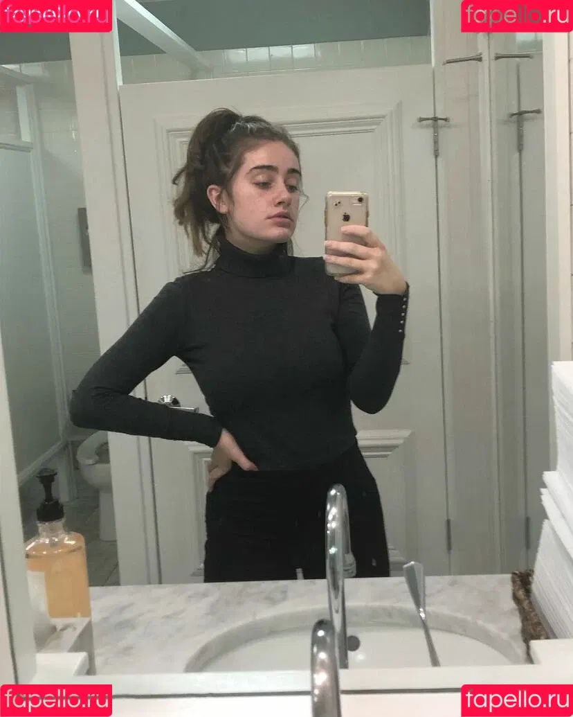 Rachel Sennott Onlyfans Photo Gallery 