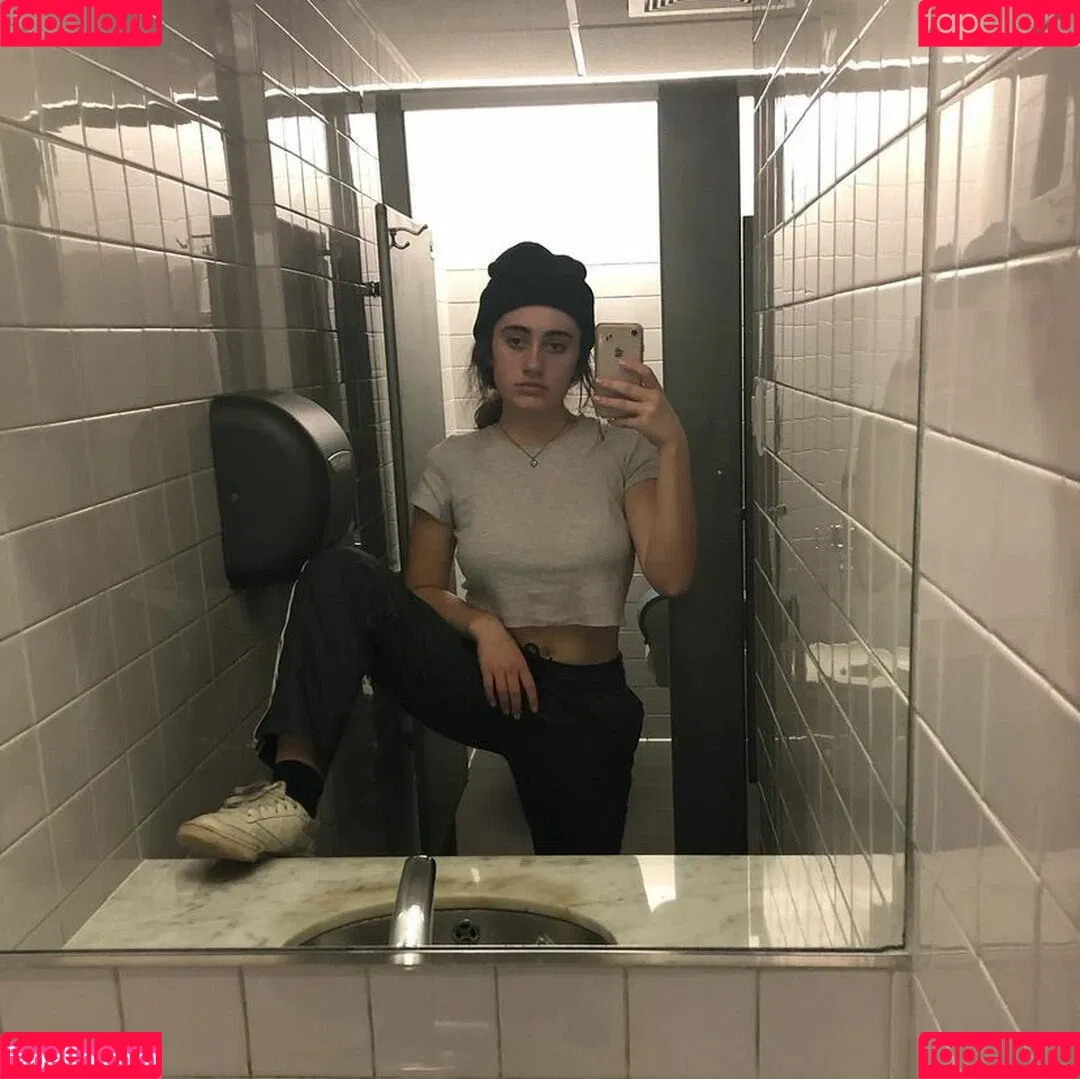 Rachel Sennott Onlyfans Photo Gallery 