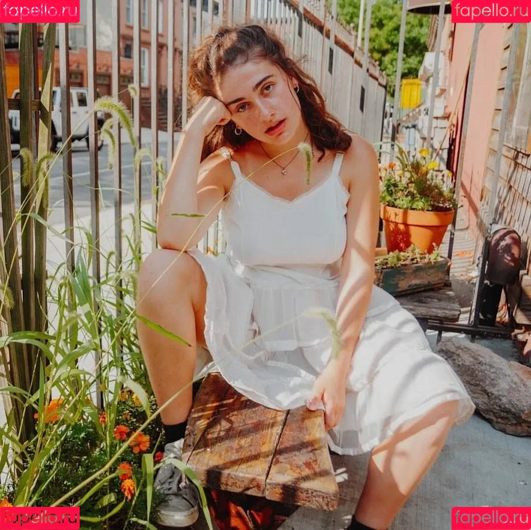 Rachel Sennott Onlyfans Photo Gallery 