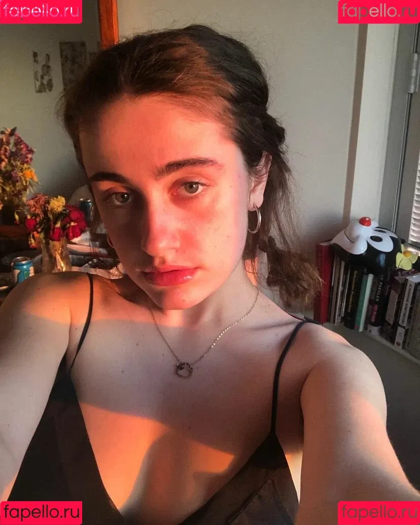 Rachel Sennott Onlyfans Photo Gallery 