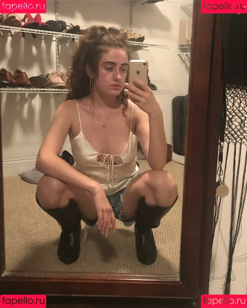 Rachel Sennott Onlyfans Photo Gallery 