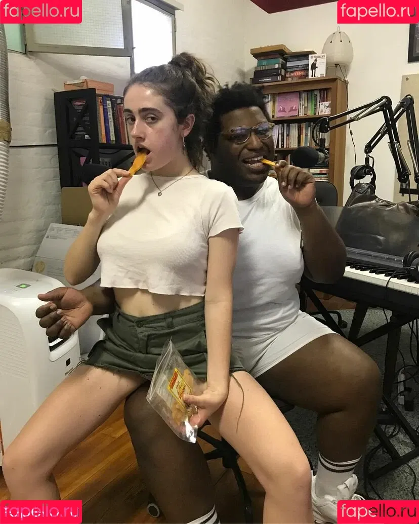 Rachel Sennott Onlyfans Photo Gallery 
