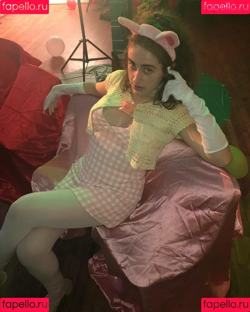Rachel Sennott Onlyfans Photo Gallery 