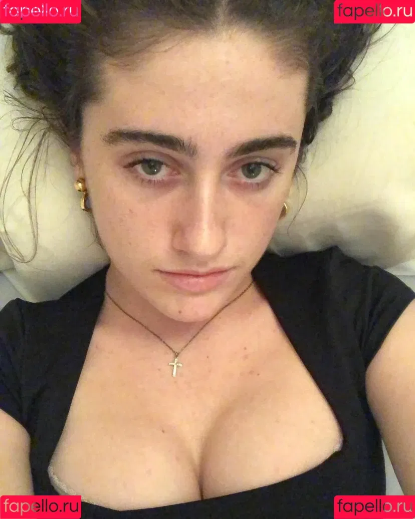Rachel Sennott Onlyfans Photo Gallery 