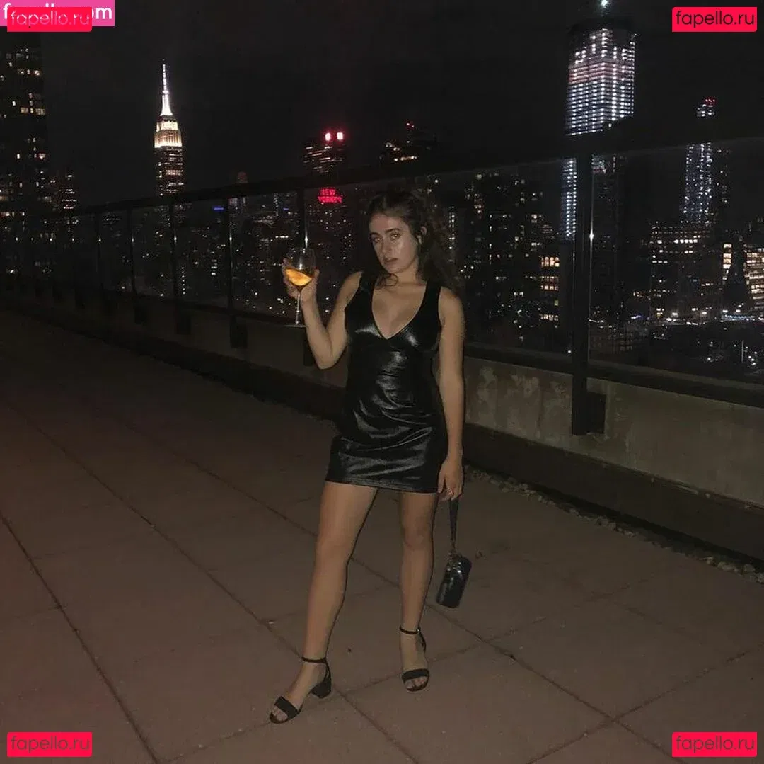 Rachel Sennott Onlyfans Photo Gallery 