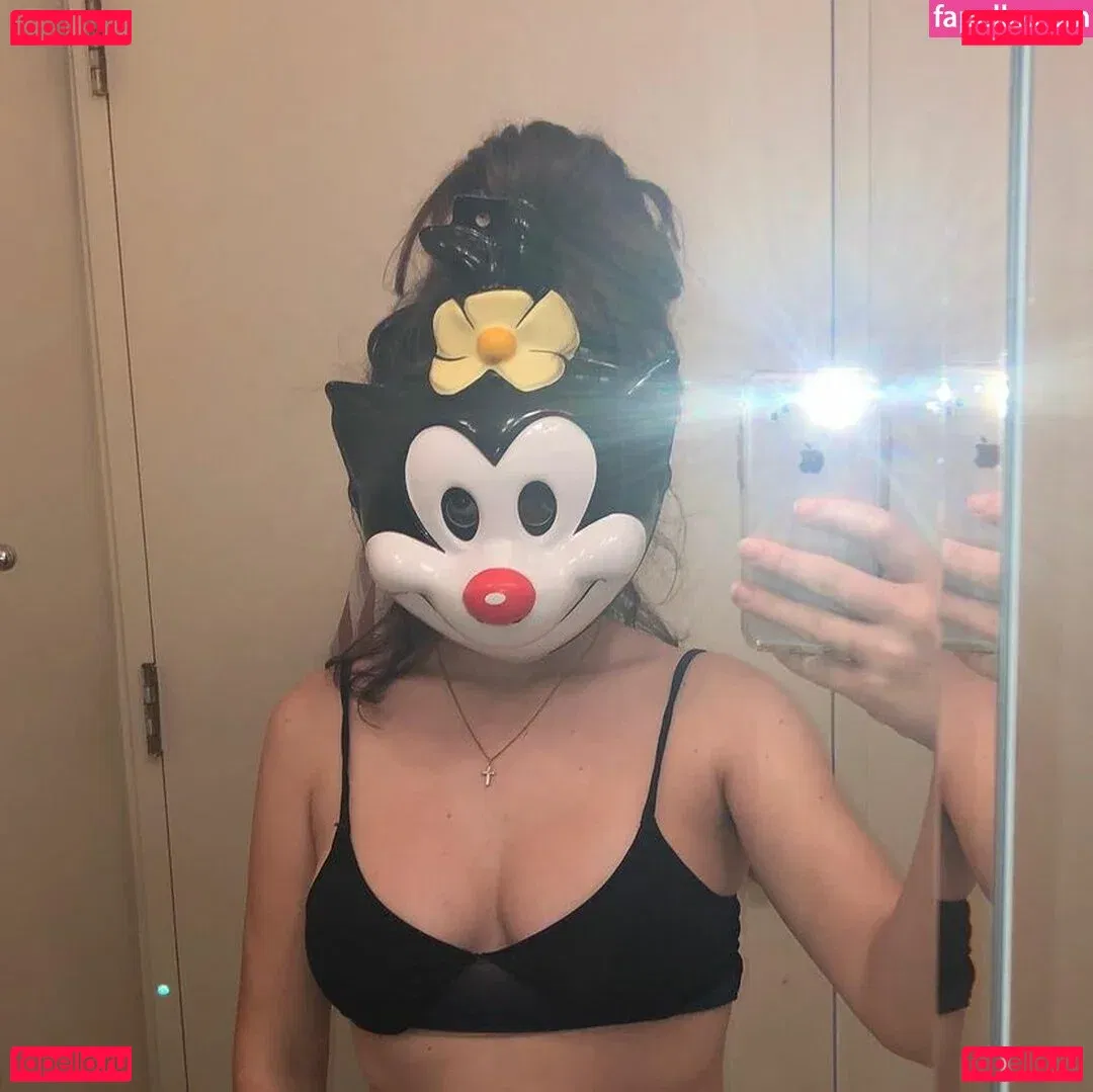 Rachel Sennott Onlyfans Photo Gallery 