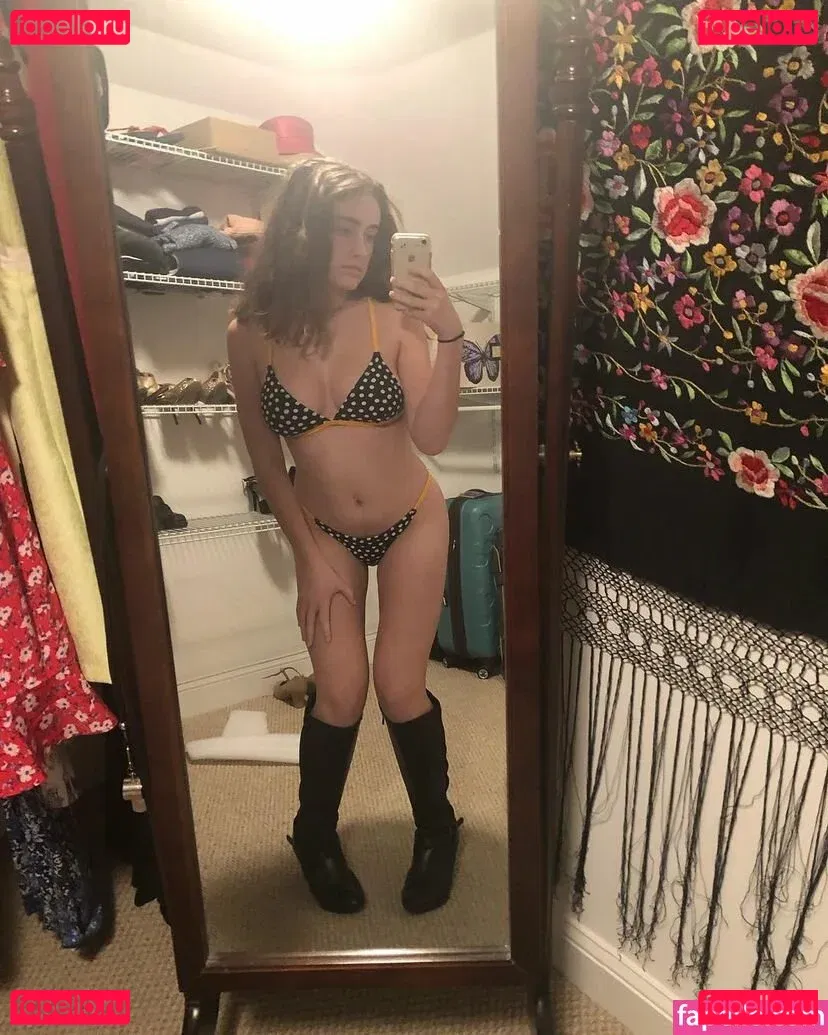 Rachel Sennott Onlyfans Photo Gallery 