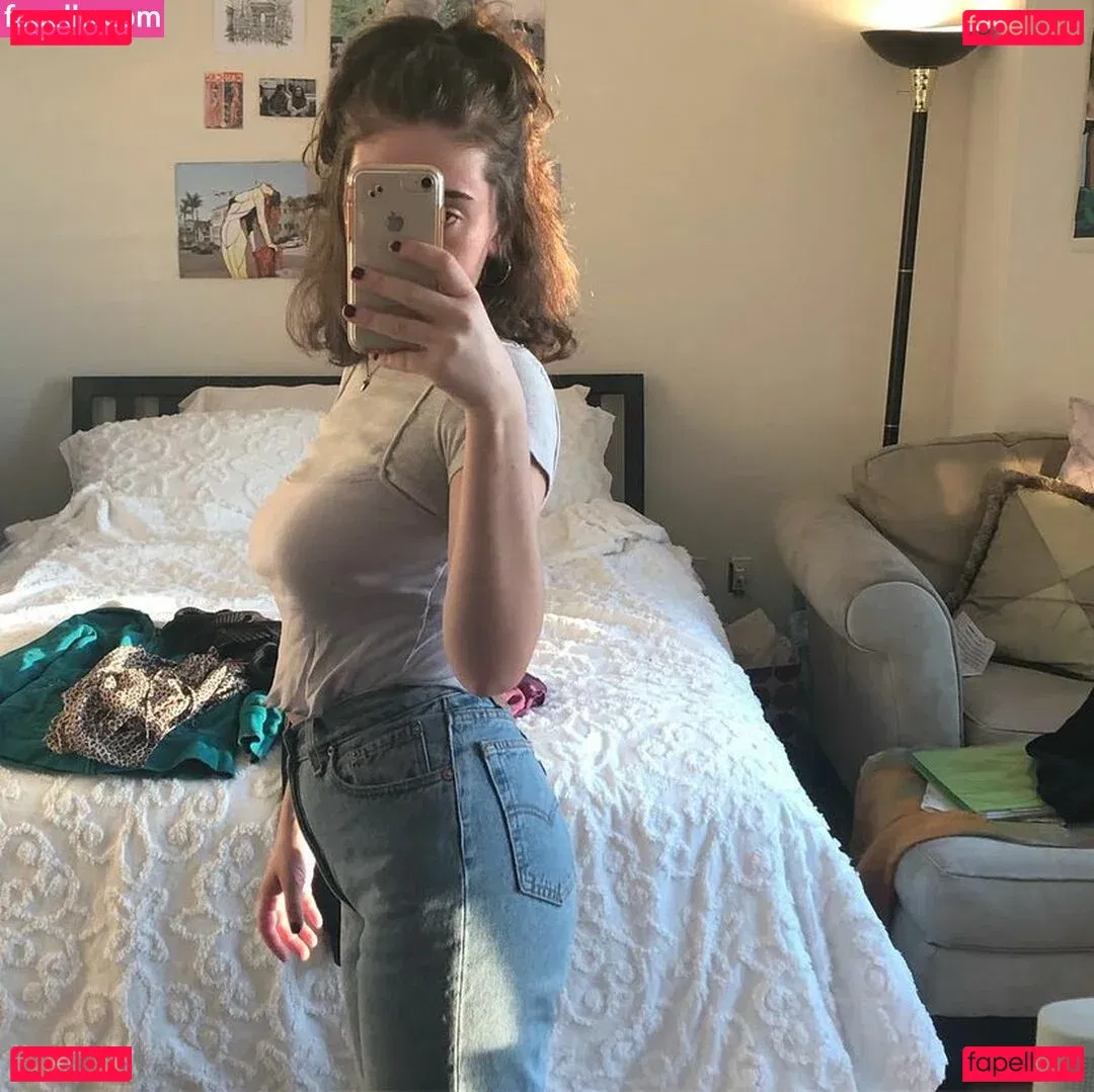 Rachel Sennott Onlyfans Photo Gallery 