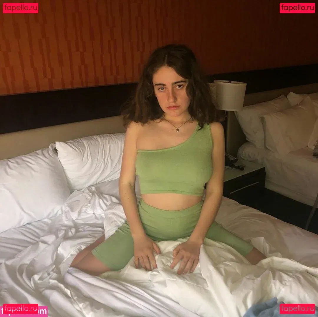 Rachel Sennott Onlyfans Photo Gallery 