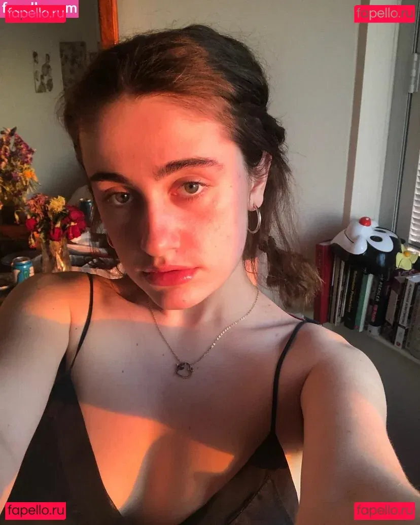 Rachel Sennott Onlyfans Photo Gallery 