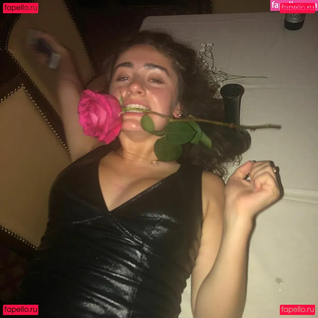 Rachel Sennott Onlyfans Photo Gallery 